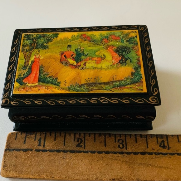 Wooden hand painted box - Picture 3 of 11